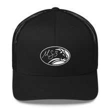 White Oval Lion Trucker Kap